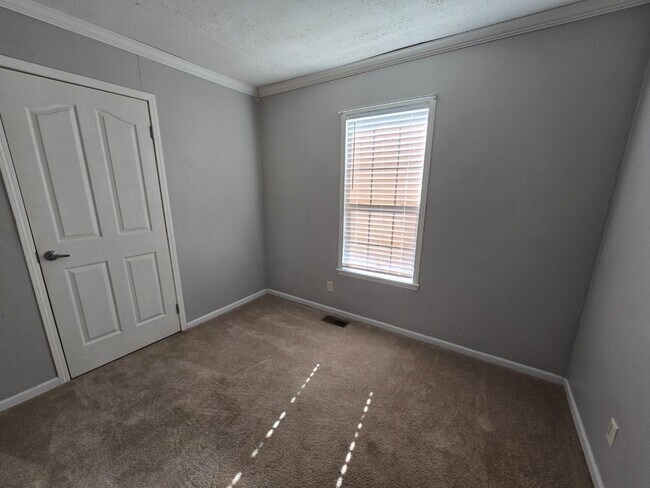 Building Photo - 1865 Arco Cir