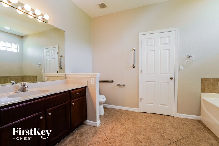 Building Photo - 479 Shadow Lakes Dr