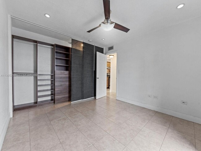 Building Photo - 7220 SW 94th Pl