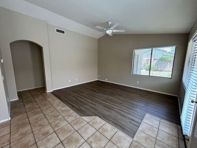 Building Photo - Warm, Inviting 3 Bed / 2bath Home in Canyon Trails with new updated and Flooring!!!