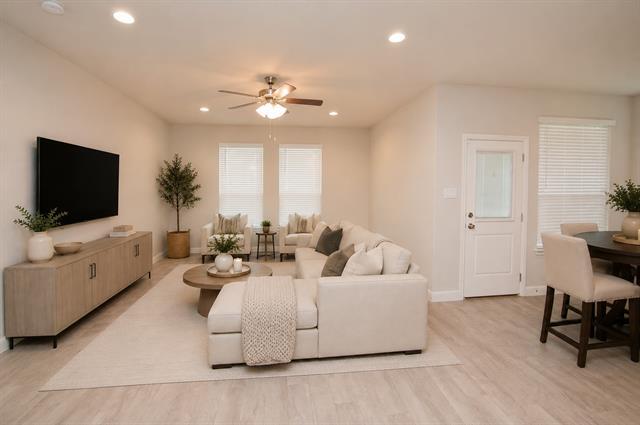 Building Photo - 1804 Mensa Dr