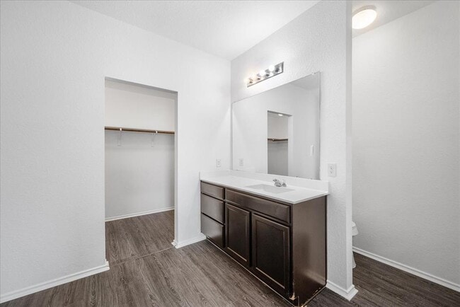 Building Photo - 15116 Custis Ln