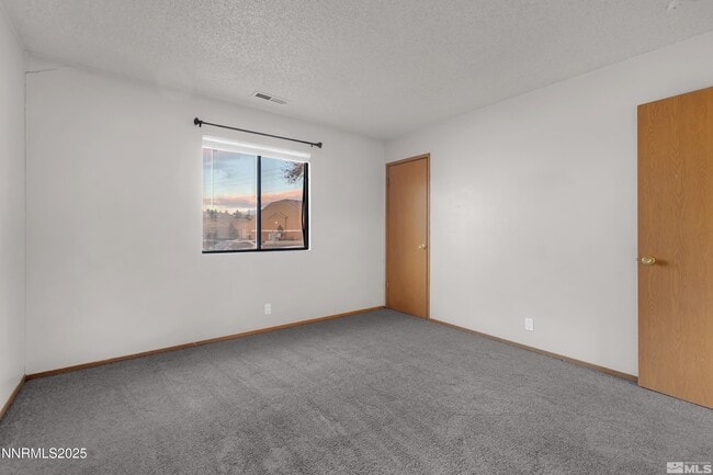 Building Photo - 4985 W 7th St