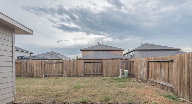 Building Photo - 17407 Blackstone Trails Dr