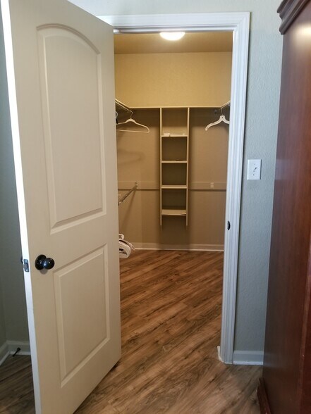 Building Photo - 14108 magnolia glenn