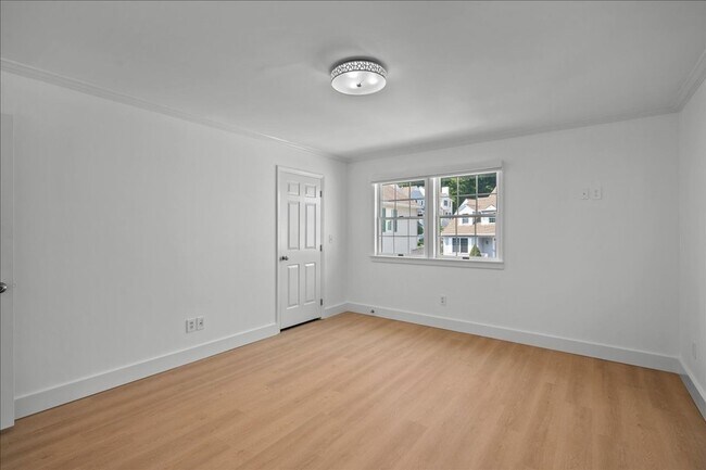 Building Photo - Lakeside Drive HOA