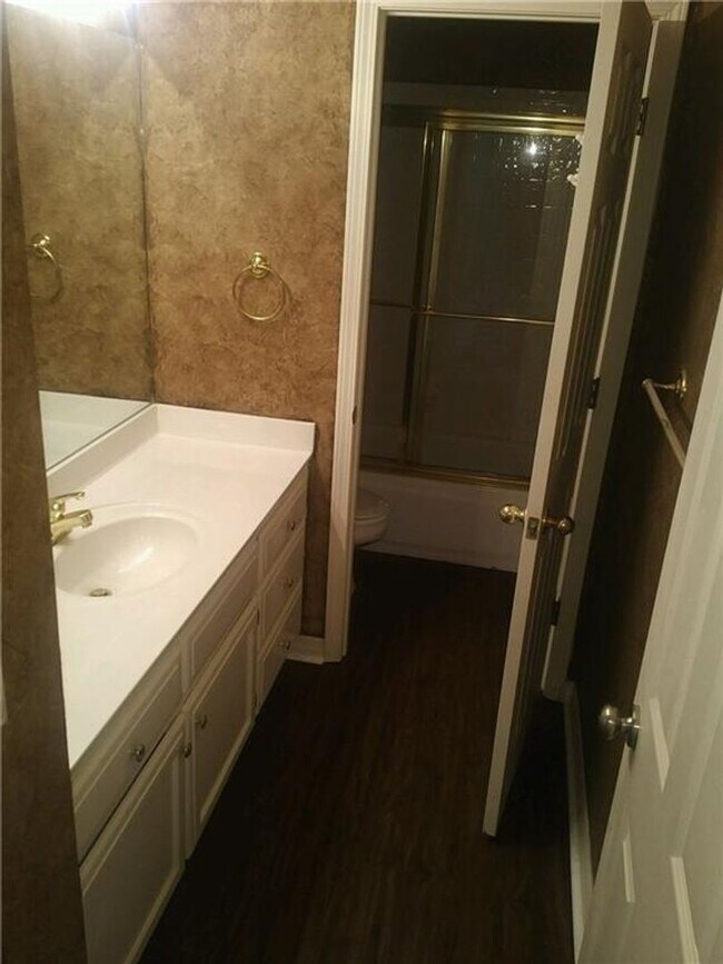 Building Photo - 1754-1756 Pointer Ln