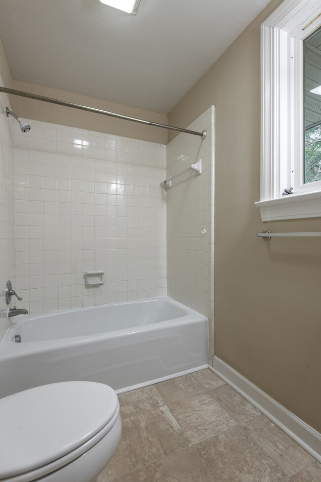 Building Photo - 2960 Tripp Ln