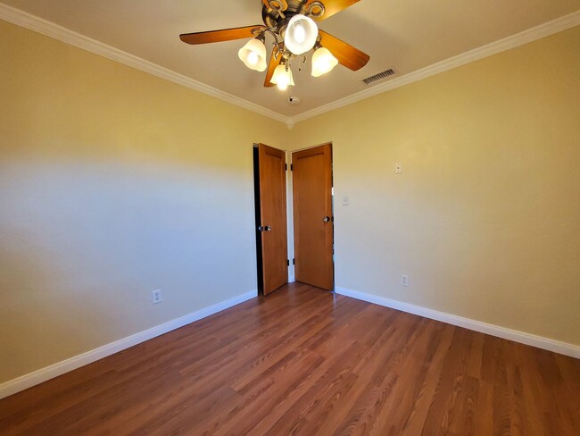 Building Photo - Remodeled 2-bedroom 1 bath plus Bonus Room...