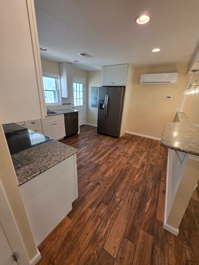 Building Photo - 1406 Montgomery Rd