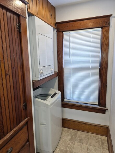 Building Photo - 202 Gadow Ln