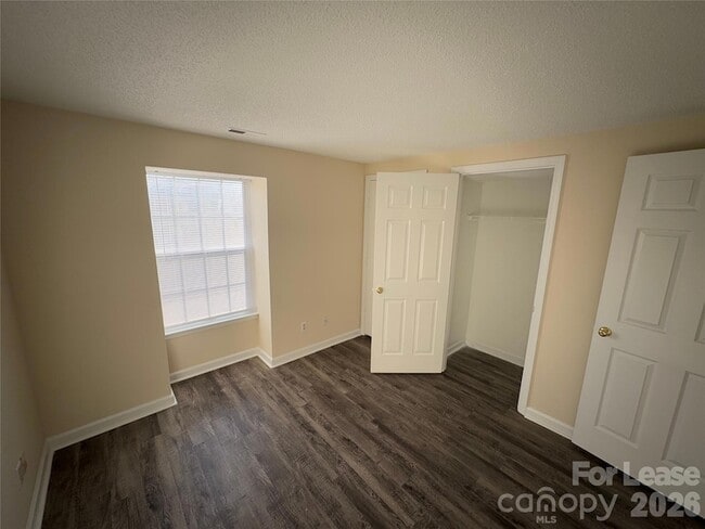 Building Photo - 1604 Arlyn Cir
