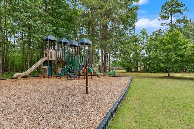 Building Photo - 247 Clayburne Dr