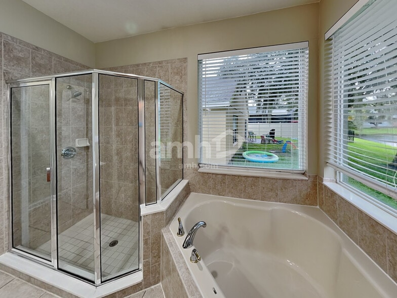 Building Photo - 461 Misty Oaks Run