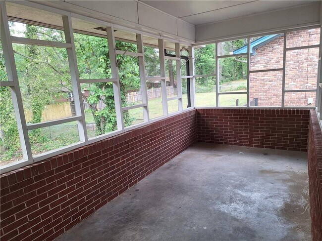 Building Photo - 4609 Hopewell Rd