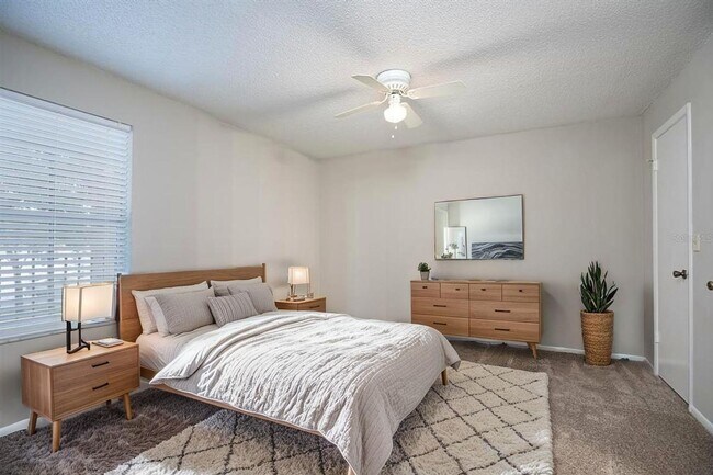 Building Photo - Buoy Lane