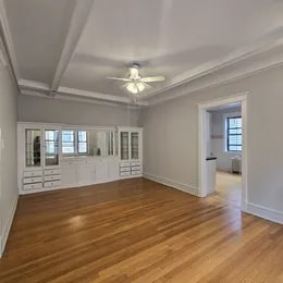 Building Photo - 5756 S Kenwood Ave