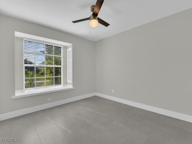 Building Photo - 1931 SW 36th Terrace