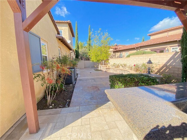 Building Photo - 1328 Acorn Pl