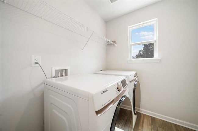 Building Photo - 1510 Lyon Wy Dr