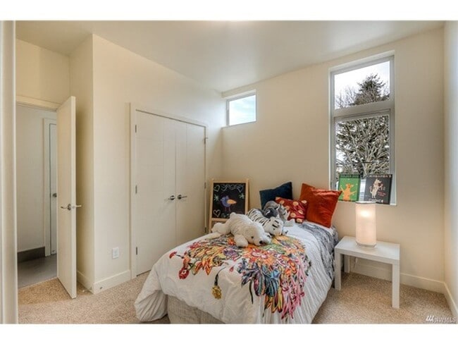 Building Photo - ar9035