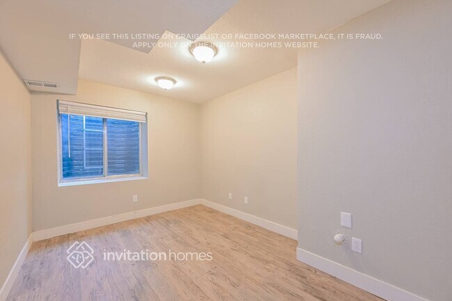 Building Photo - 3289 S Espana Cir