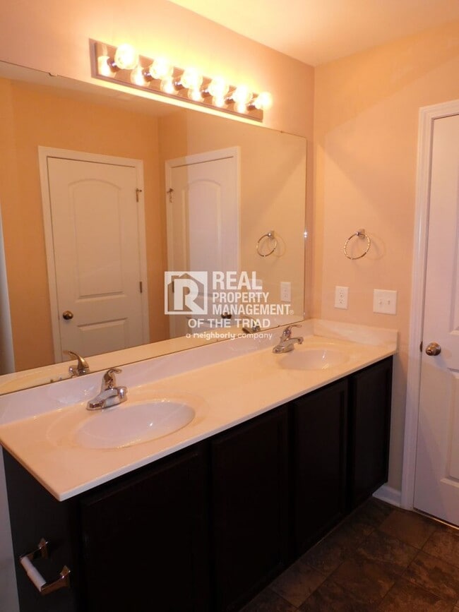 Building Photo - Pre-Market Newer 4 Bedroom / 2 Car Garage ...
