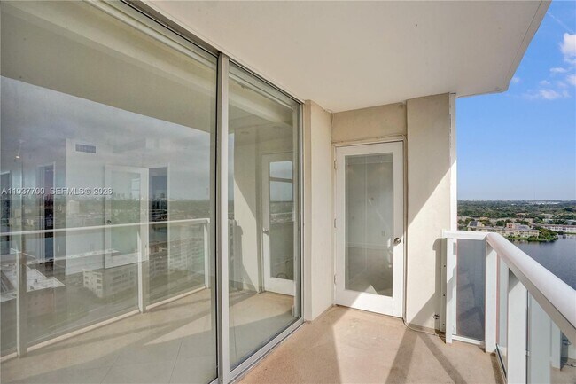 Building Photo - 1351 NE Miami Gardens Dr