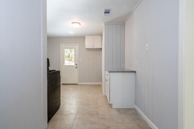 Building Photo - 3114 Wentworth St