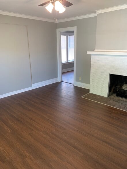 Primary Photo - 430 Grand Ave