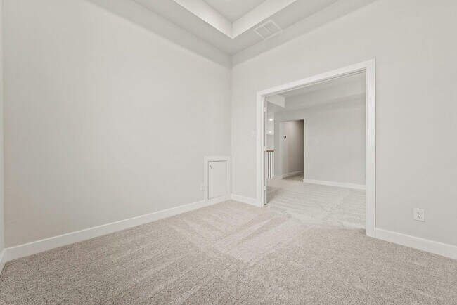 Building Photo - 31247 Riley Hts Dr