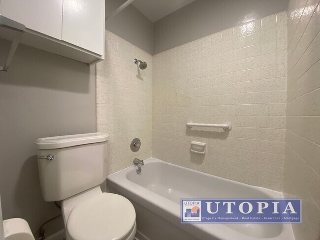 Building Photo - Ocean Views: 2Bd/2Ba + Office - Sunny, Top...