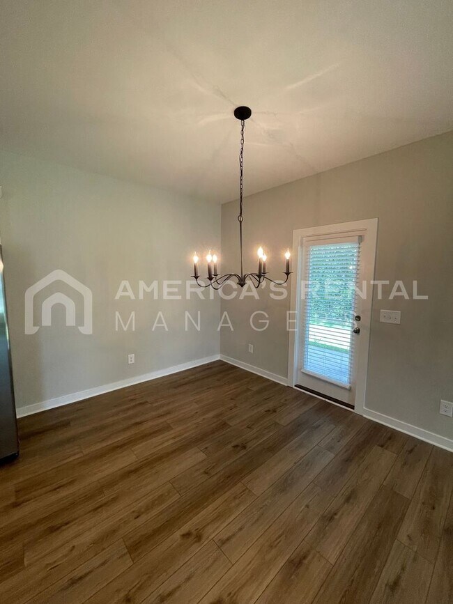 Building Photo - 321 Shiloh Creek Dr
