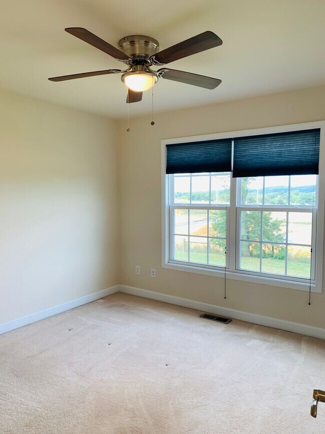 Building Photo - 365 Roudabush Dr NW