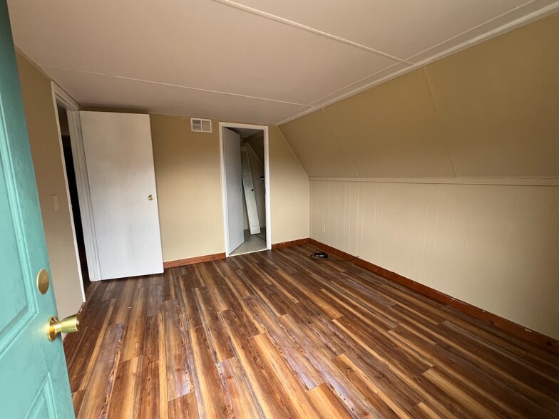 Main Floor Bedroom Suite - 131 Old US Highway 321