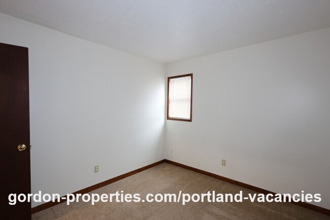 Building Photo - NE 94th Ave - Vintage Montavilla 2 bedroom house