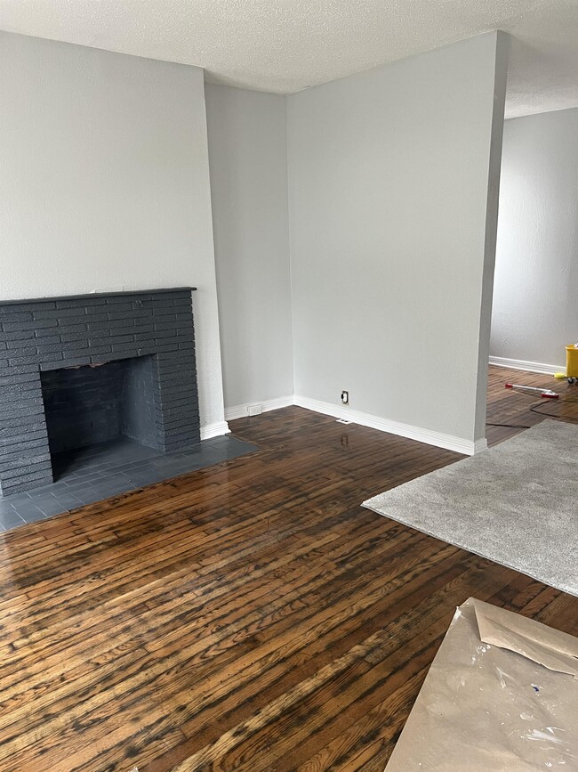 Building Photo - 2237 E 67th St