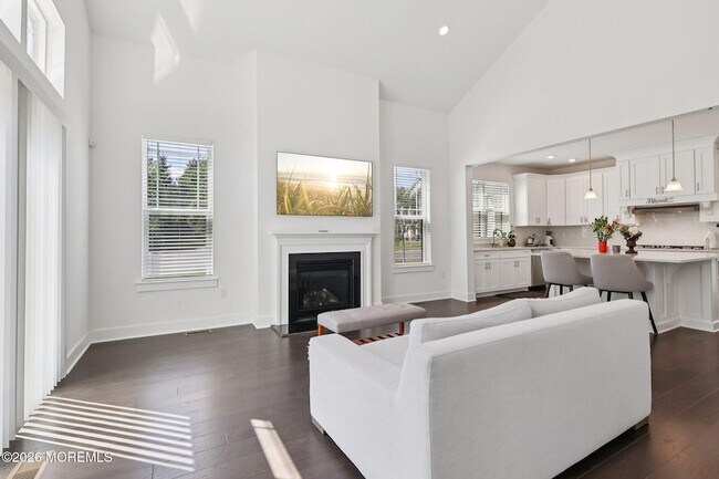 Building Photo - 2 Dogleg Ln