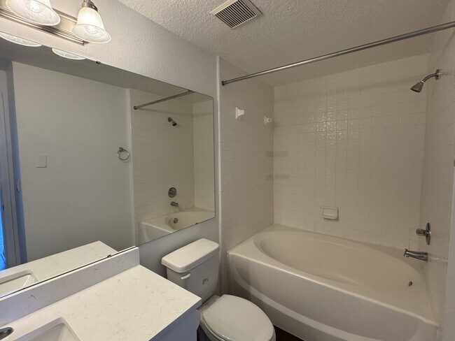 Building Photo - 5536 Metrowest Blvd