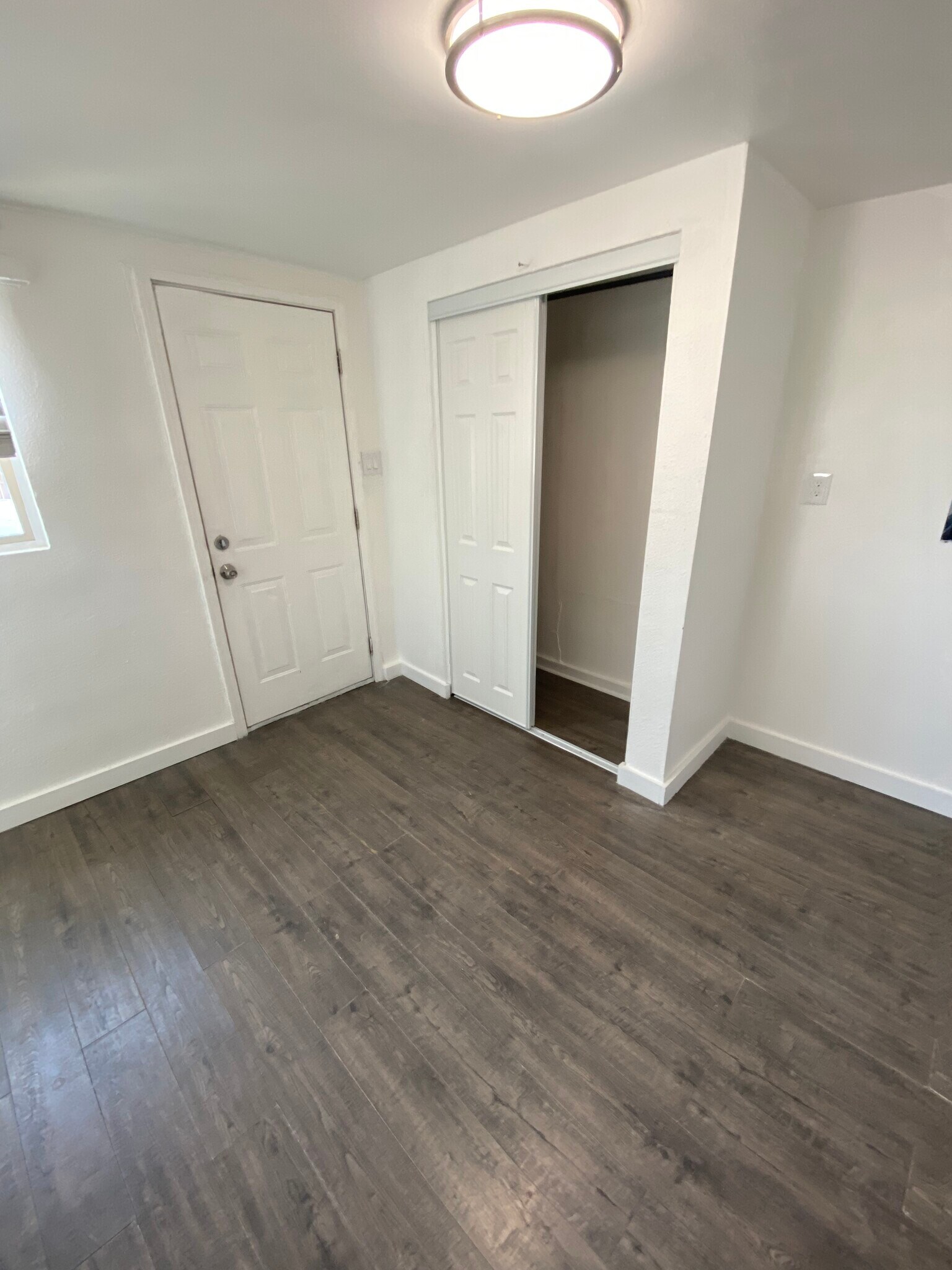 Closet - 508 5th St SW