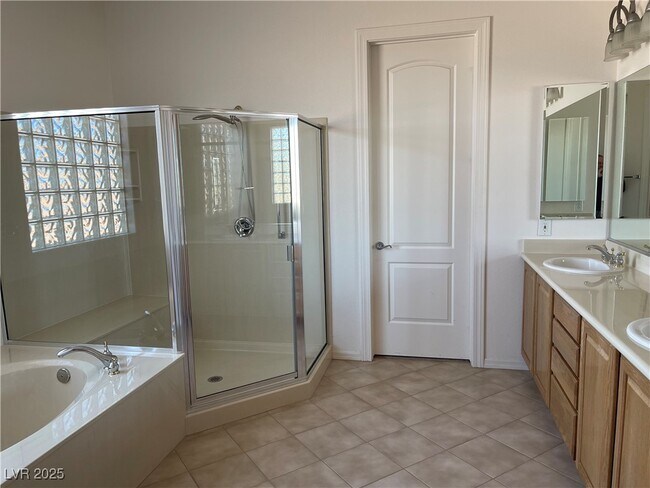 Building Photo - 2049 Powder Springs St