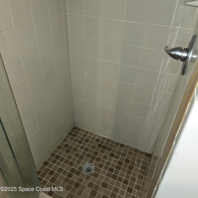 Building Photo - 7747 Greenboro Dr