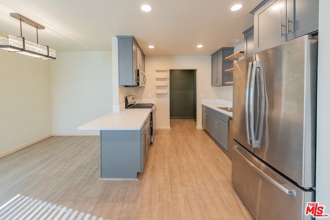 Building Photo - 7503 Camellia Ave