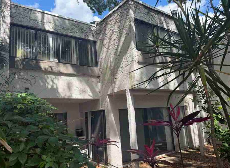 Building Photo - 4205 Fairway Cir