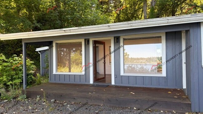Building Photo - 609 68th Ave NE