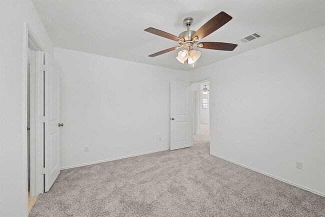 Building Photo - 120 Josey Wales Dr