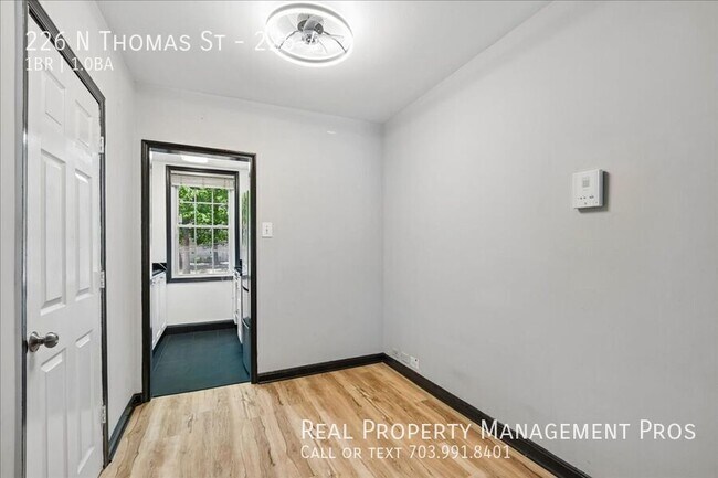 Building Photo - 226 N Thomas St