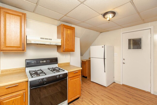 Building Photo - 2919 N Seeley Ave