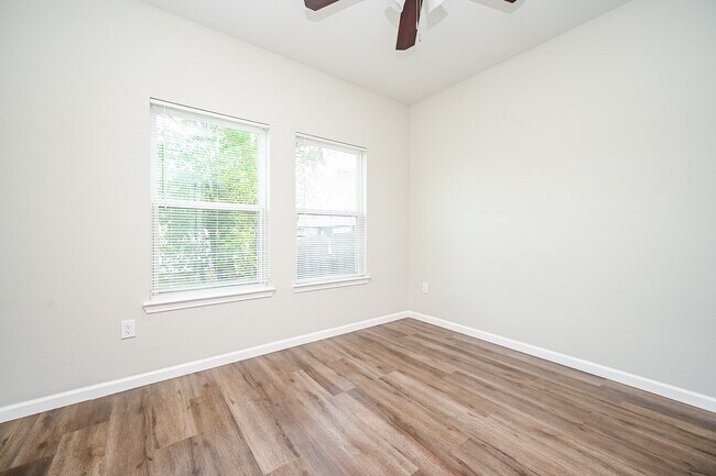 Building Photo - 4632 Galesburg St