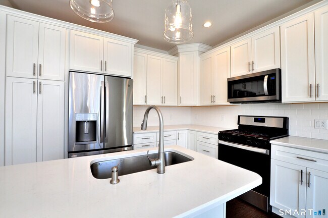 Building Photo - 149 Ridgewood Dr